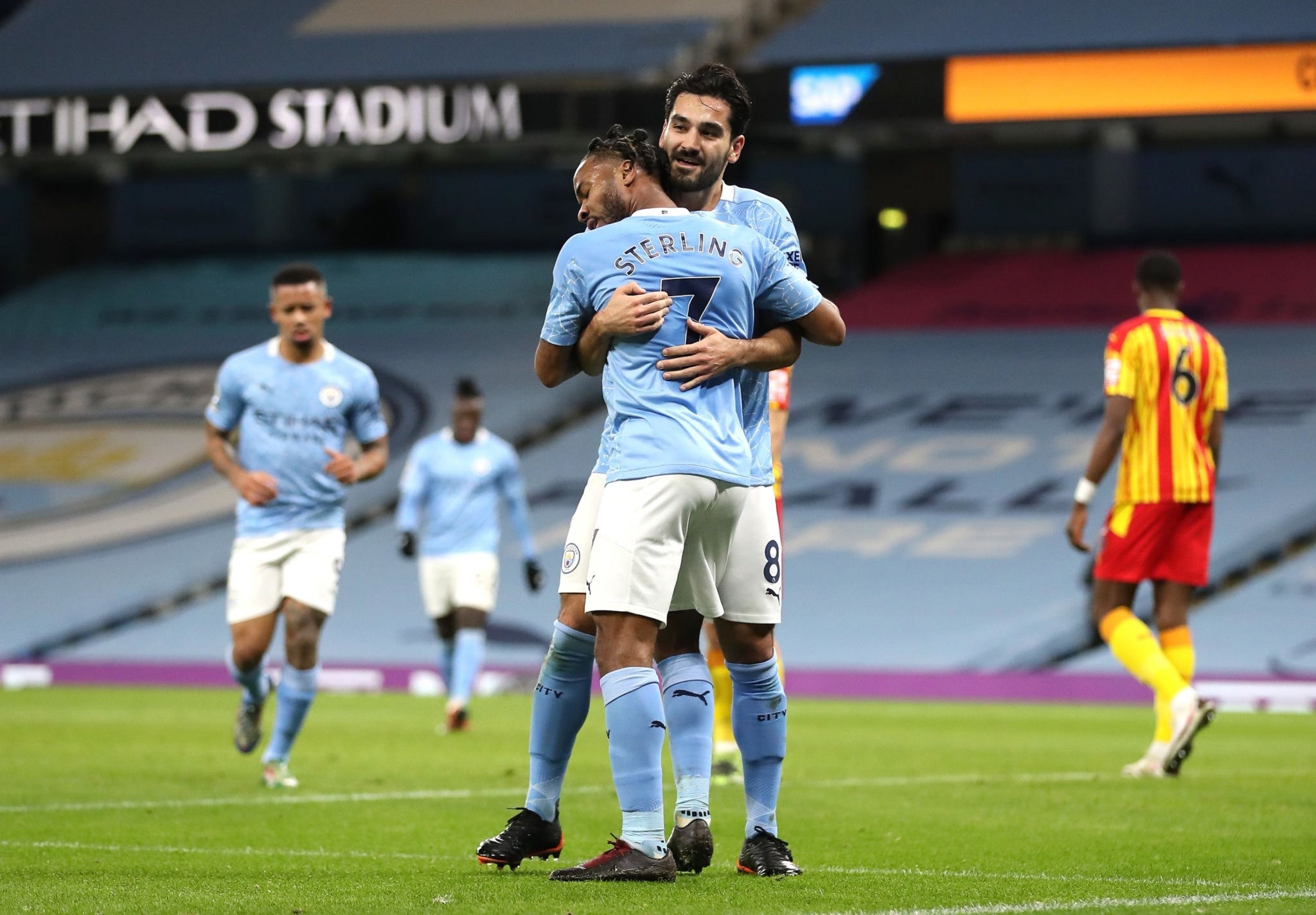 在场上的默 在场上的默